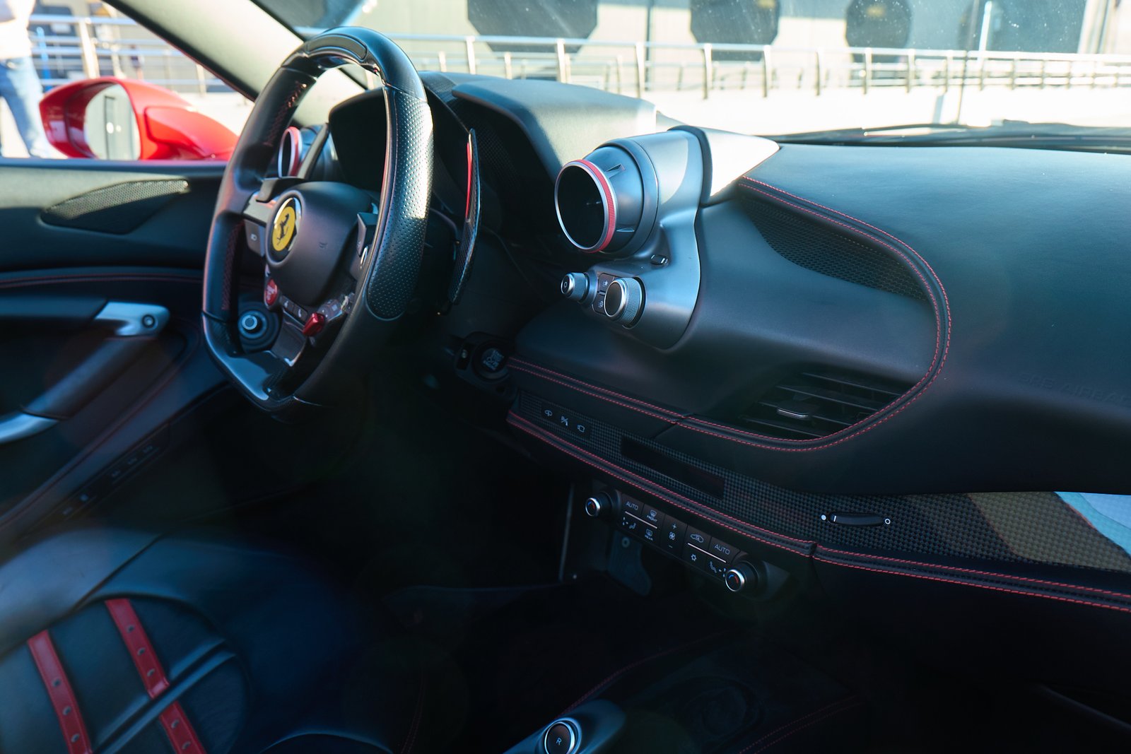 Ferrari F8 Spider — photo 10